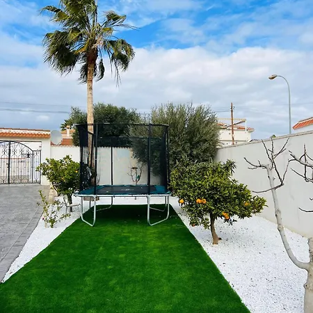 Calle Algarrobos Pool Hébergement de vacances